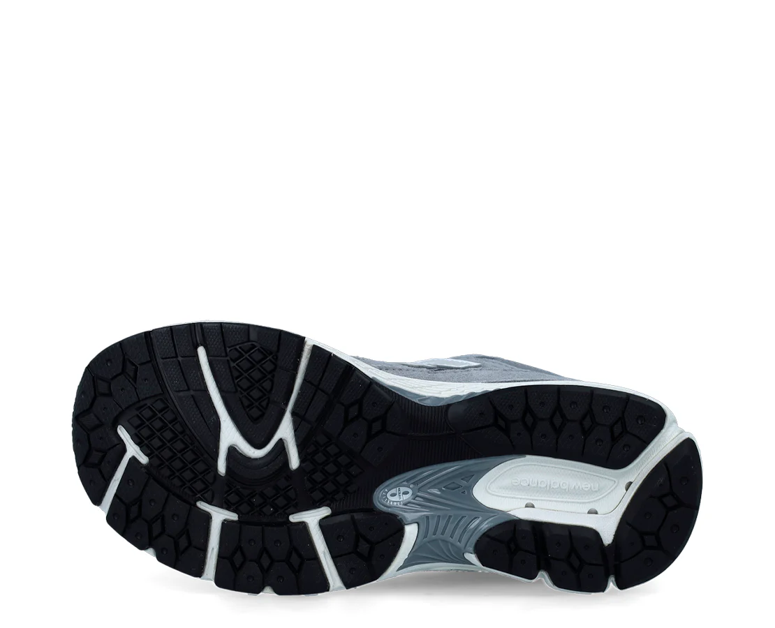 New Balance 2002 - Image 4